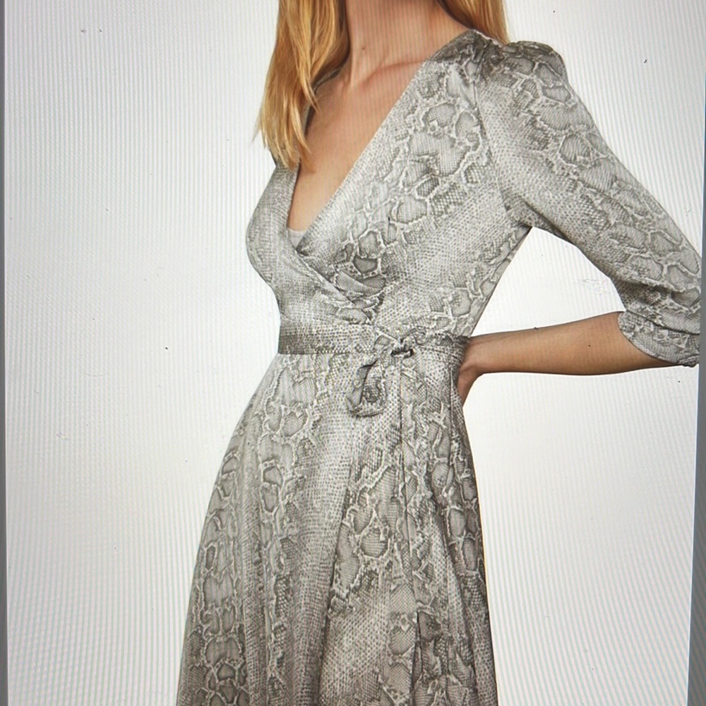 BCBGMaxAzria Wrap Dress Size XS - unworn with price tag